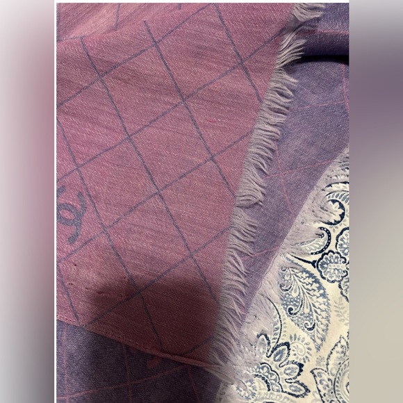 CHANEL Purple and Light blue 
CASHMERE SCARF - Picture 3 of 12